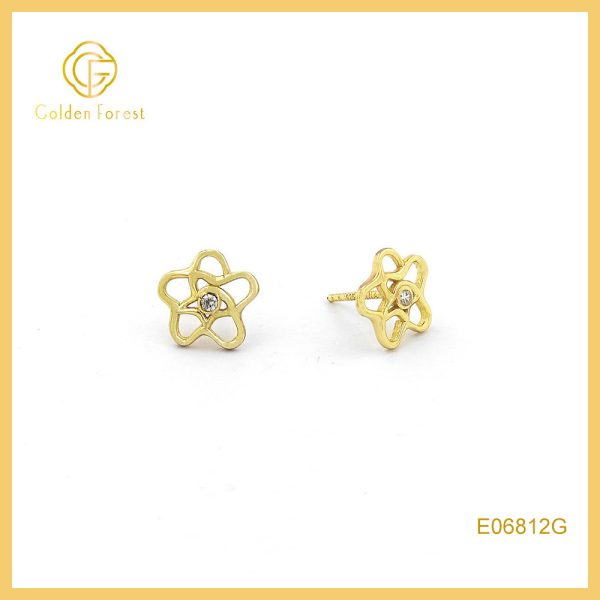 Trendy Openwork Frame Flower Stud Earrings