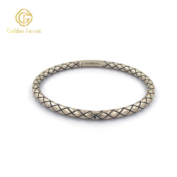 Silver Braided Textured Stylish Bangle for Fashion Enthusiasts - Image 3