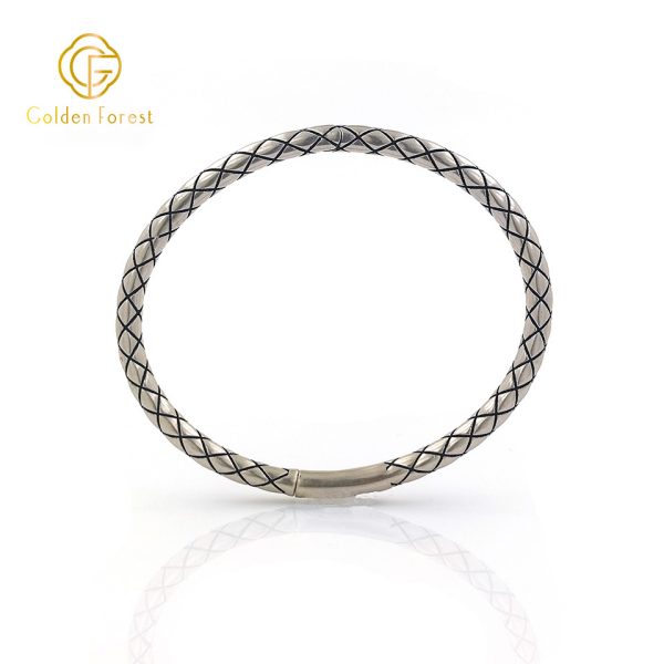 Silver Braided Textured Stylish Bangle for Fashion Enthusiasts - Image 2