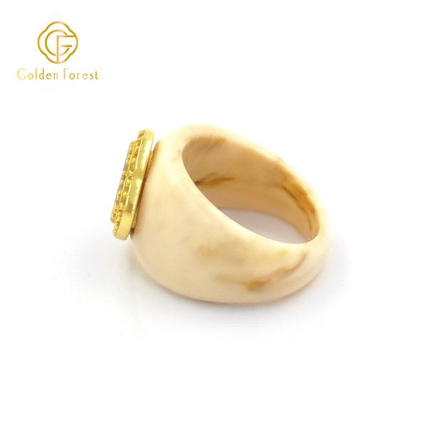 MOP Clover Resin Rings Statement Hypoallergenic Jewelry - Image 4
