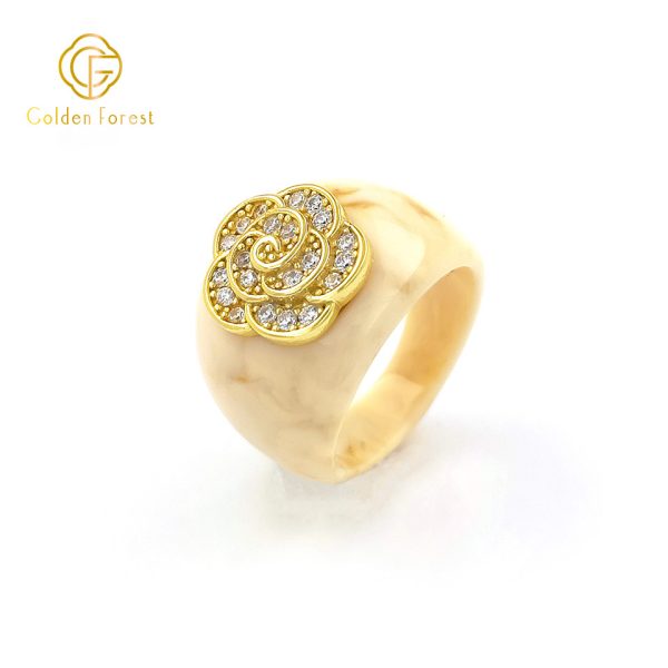 Mystic Gold Tone Flower Resin Rings with Vintage Design - Image 3
