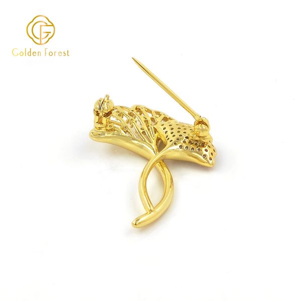 Gold Platd Ginkgo Leaf Shaped Diamond Encrusted Elegant Brooch for Women - Image 4